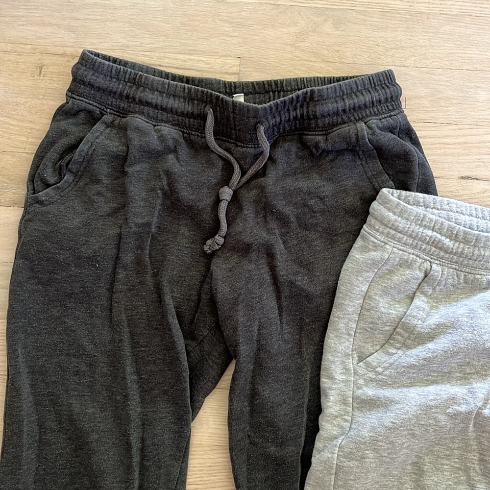 H&M 2 pairs of sweatpants - Picture 3 of 3